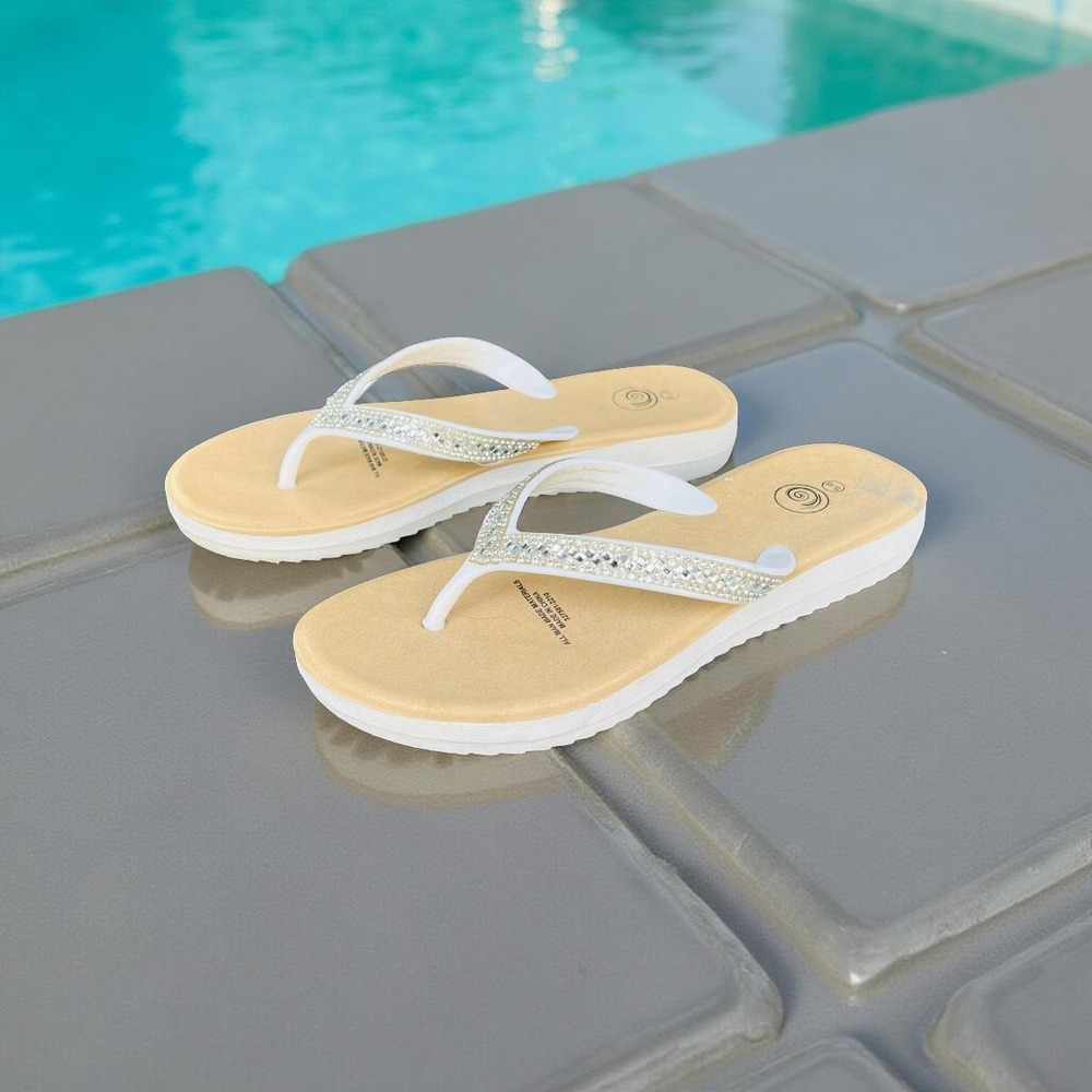 GUC Lady Beach Summer Flip Flop Womens Rhinestones Beige White Sandals Size 5/6